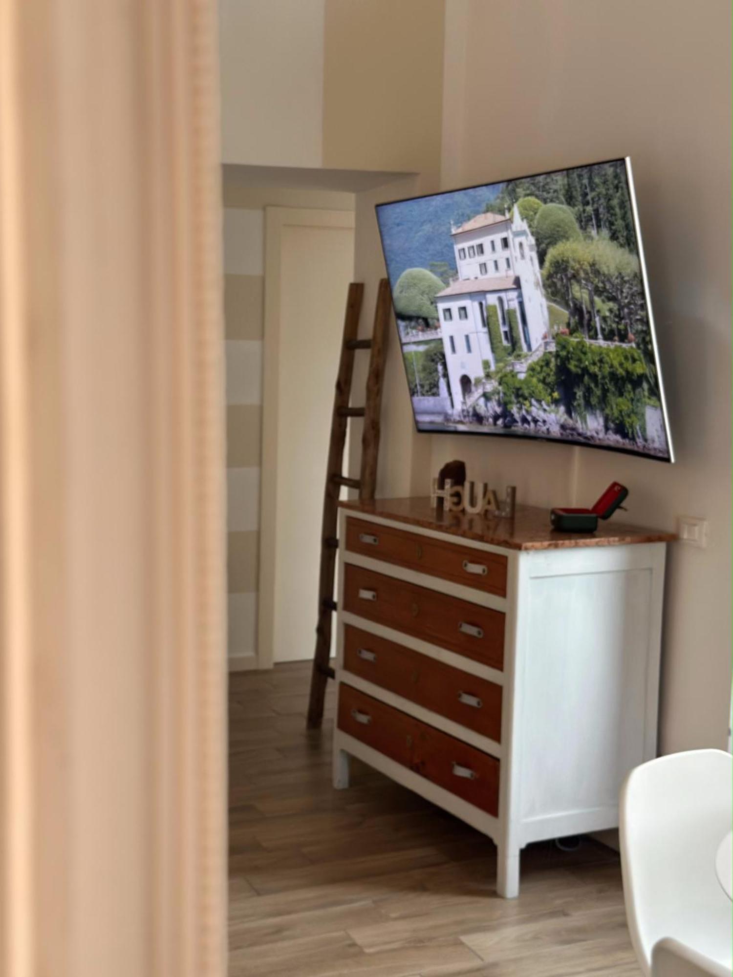 Contessa Reina Apartment Комо Екстериор снимка